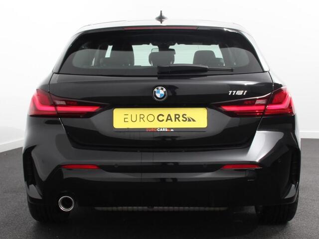 BMW 1-SERIE 118i M-Sport Climate Control Adeptive cruise control Stoelverwarming LED Parkeersensoren Apple carplay / Andriod auto