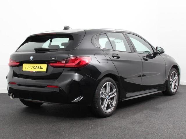 BMW 1-SERIE 118i M-Sport Climate Control Adeptive cruise control Stoelverwarming LED Parkeersensoren Apple carplay / Andriod auto