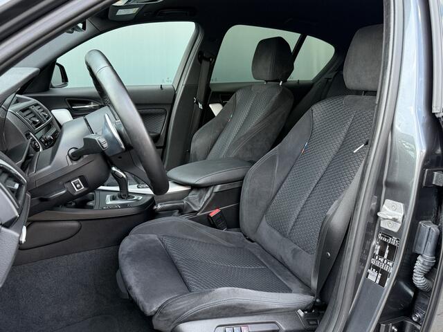 BMW 1-SERIE BWJ 2017 125i 225 PK High Executive M-SPORT AUTOMAAT | MEMORY STOELEN | STUUR & STOELVERW. | FULL LED | LANE ASSIST | APPLE CARPLAY | ANDROID AUTO | NAVI | CLIMA | ADAPTIVE CRUISE | CAMERA | LMV | PDC