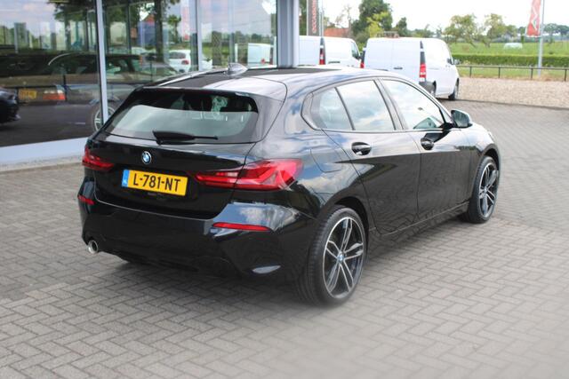 BMW 1-SERIE 116i Business Edition 18 inch/navi/Led/NL Auto