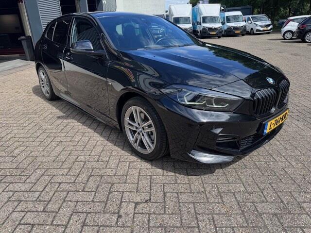 BMW 1-SERIE 118i Business Edition M-sport. NL auto, sportstoelen