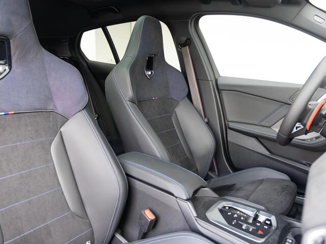 BMW 1-SERIE 5-deurs M135 xDrive | M Sportpakket Pro | Premium Pack | Nieuw