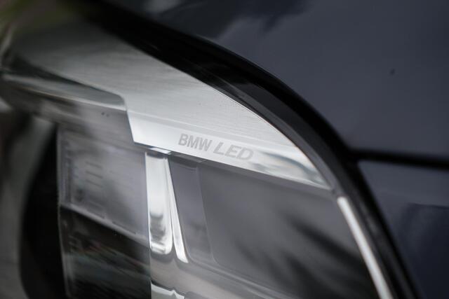 BMW 1-SERIE 116i Sportline | AUT | LED | Cruise | Sportstoelen | Half leder | Stoelverwarming | PDC voor en achter | DAB Radio | etc.