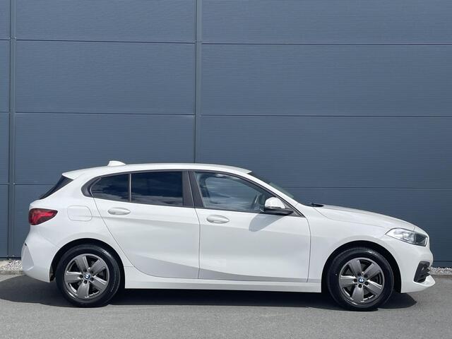 BMW 1-SERIE 118i Executive Edition | Navi | Comfort pakket | Donker glas