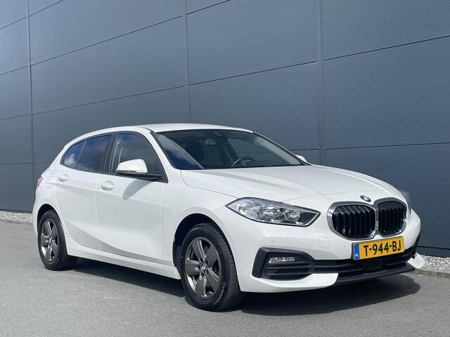 BMW 1-SERIE 118i Executive Edition | Navi | Comfort pakket | Donker glas