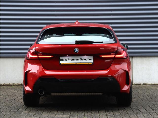 BMW 1-SERIE 5-deurs 118i | Executive | M Sportpakket | Apple Carplay | LED | 17'' LMV