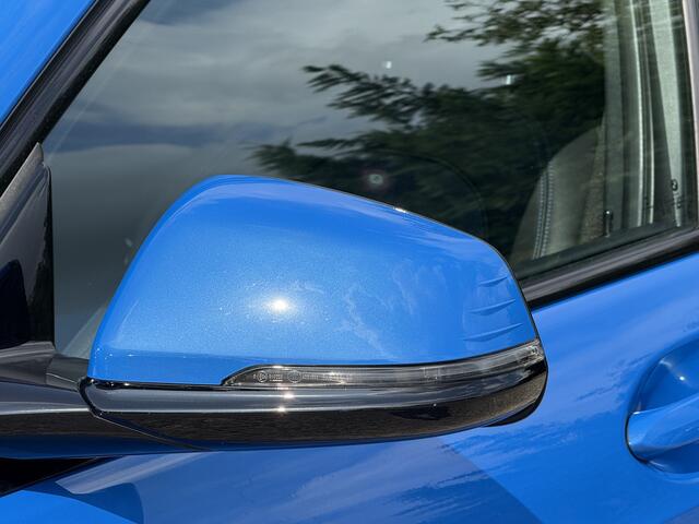 BMW 1-SERIE 118i Exe | M-Sport | Panorama | 18" | Stoelverw. | HiFi | Camera | Getint Glas