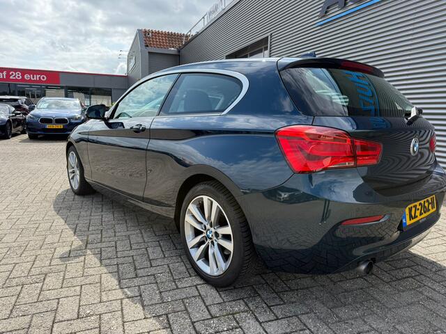 BMW 1-SERIE 118i Centennial Executive Automaat All season banden