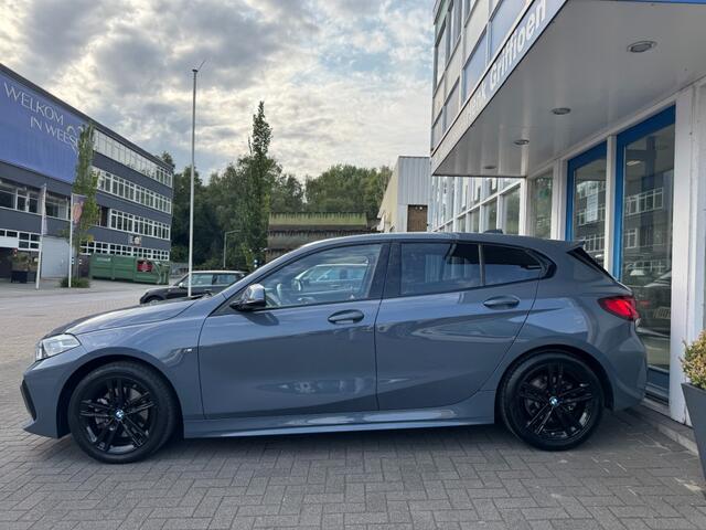 BMW 1-SERIE 118i High Executive I Rood interieur I Apple Carplay/Android Auto