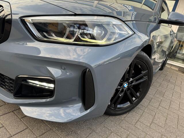 BMW 1-SERIE 118i High Executive I Rood interieur I Apple Carplay/Android Auto