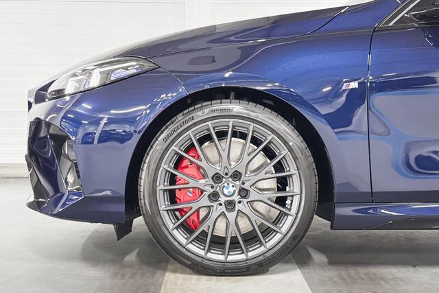 BMW 1-SERIE 120 | M-Sport Pro | Innovation Pack | Driving Assistant | Harman/Kardon | Head-up Display | Panoramadak | Comfort Access