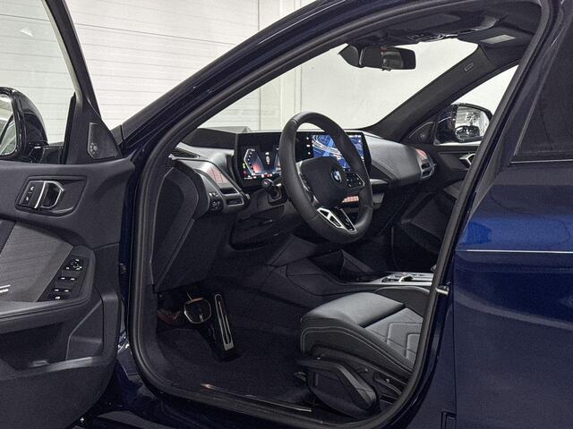 BMW 1-SERIE 120 | M-Sport Pro | Innovation Pack | Driving Assistant | Harman/Kardon | Head-up Display | Panoramadak | Comfort Access