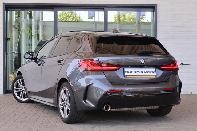 BMW 1-SERIE 5-deurs 118i | Model M Sport | Parking Pack | Panoramadak