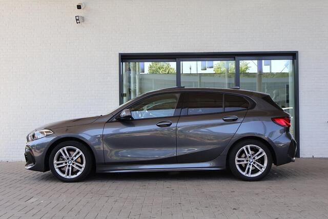 BMW 1-SERIE 5-deurs 118i | Model M Sport | Parking Pack | Panoramadak