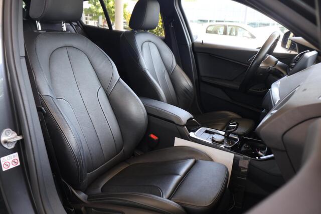 BMW 1-SERIE 5-deurs 118i | Model M Sport | Parking Pack | Panoramadak