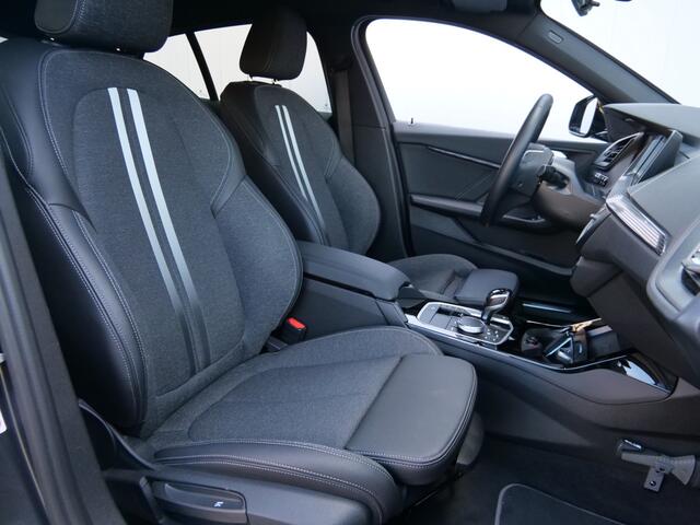 BMW 1-SERIE 118i 141pk Executive Edition Automaat LED / Camera / Sporstoelen