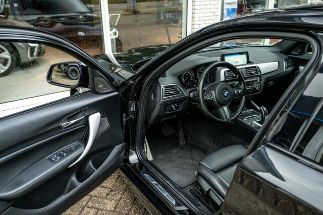 BMW 1-SERIE M140i xDrive High Executive Leder Schuif/Kanteldak Harman Kardon Navigatie