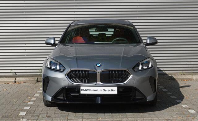 BMW 1-SERIE 5-deurs 120 M Sportpakket Executive | Innovation Pack | Harman-Kardon | Head-Up Display