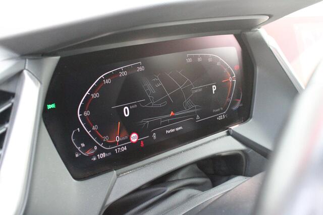 BMW 1-SERIE 118i 136PK INTRODUCTION EDITION M-SPORT | PANORAMISCH SCHUIF/KANTEL DAK | SHADOW LINE PAKKET | SFEER VERLICHTING | LEDEREN BEKLEDING "DAKOTA GEPERFOREERD" | ACHTERUITRIJ CAMERA | PARKEERSENSOREN VOOR EN ACHTER | ALARM | STOEL VERWARMING | DRAADLOZE APPLE 