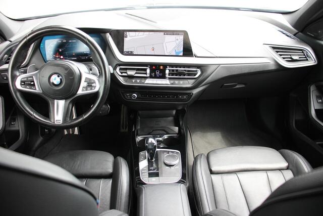 BMW 1-SERIE M135i xDrive High Executive | Pano | Leder | ACC | Sfeerverlichting | H/K