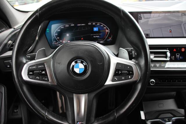 BMW 1-SERIE M135i xDrive High Executive | Pano | Leder | ACC | Sfeerverlichting | H/K