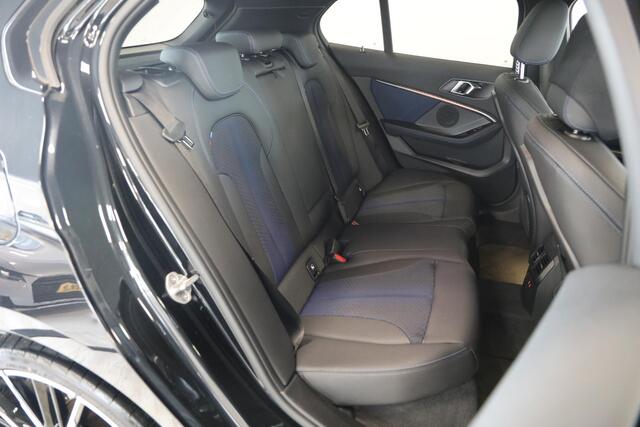 BMW 1-SERIE 118i Executive M-Sport | Schuif- opendak | Apple Carplay