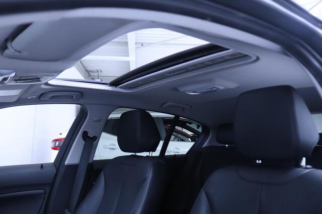 BMW 1-SERIE 116i Centennial High Executive Clima/Schuidak/PDC/Led