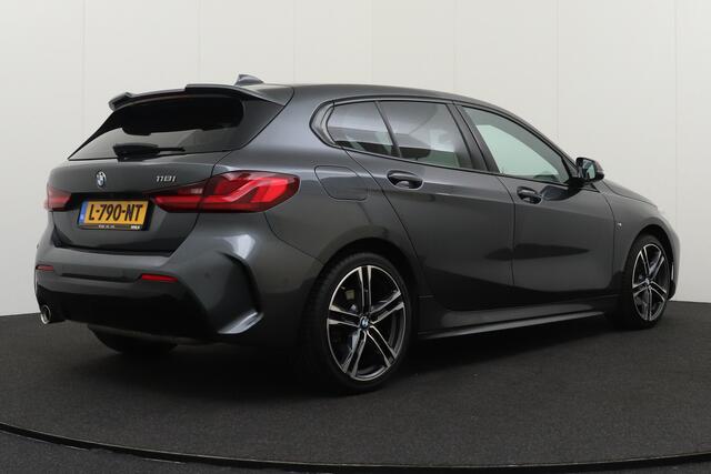 BMW 1-SERIE 118i 136 PK Aut. M-Sport Lederen Sportoelen Camera 18' LMV Dodehoek
