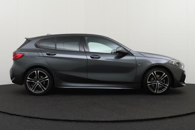 BMW 1-SERIE 118i 136 PK Aut. M-Sport Lederen Sportoelen Camera 18' LMV Dodehoek