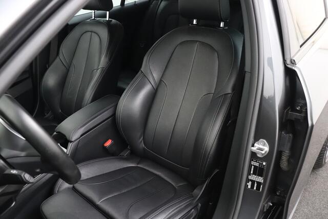 BMW 1-SERIE 118i 136 PK Aut. M-Sport Lederen Sportoelen Camera 18' LMV Dodehoek