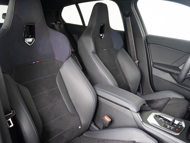 BMW 1-SERIE 120 | M Sportpakket Pro | Premium Pack | Verwarmd Stuurwiel | Comfort Access | Achteruitrijcamera | Panoramadak | Isofix | Stoelverwarming | Harman-Kardon | Parking Assistant | 19''