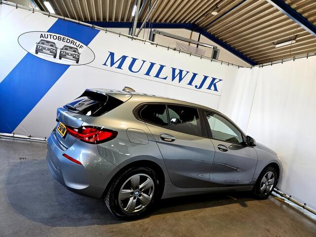 BMW 1-SERIE 118i Introduction Edition / Virtual / Sportstoelen / NL Auto
