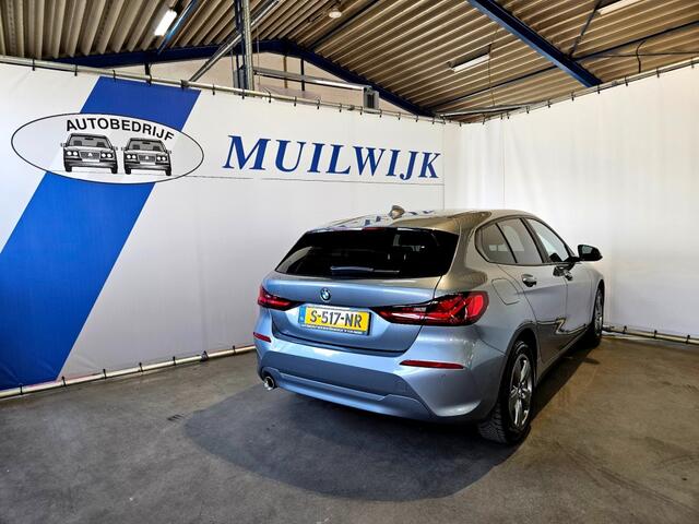 BMW 1-SERIE 118i Introduction Edition / Virtual / Sportstoelen / NL Auto