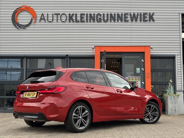 BMW 1-SERIE 118i Executive Sportline / Schuifkanteldak / Harman Kardon Audio / Camera / Stoel en Stuurverwarming /