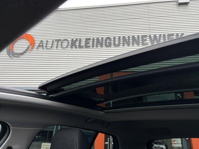 BMW 1-SERIE 118i Executive Sportline / Schuifkanteldak / Harman Kardon Audio / Camera / Stoel en Stuurverwarming /