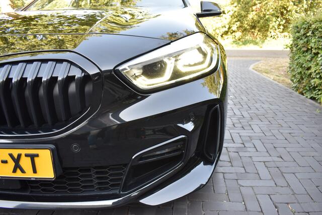BMW 1-SERIE 118i High Executive M SPORT NIEUWST!