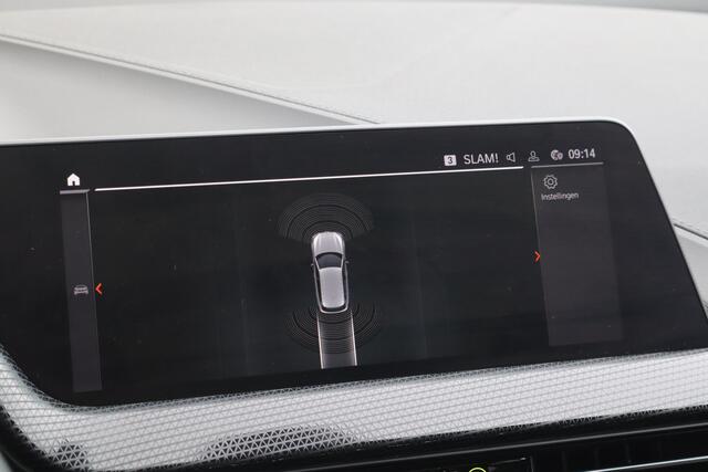 BMW 1-SERIE 118i Introduction Edition NL-Auto!! Pano I Stoelverwarming I Sfeerverlichting