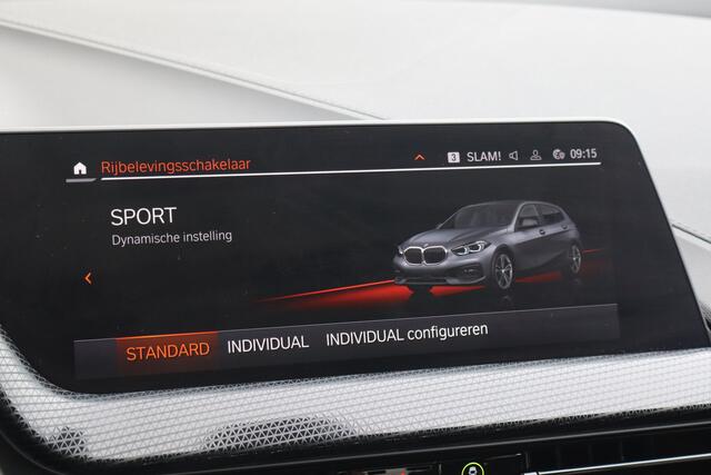 BMW 1-SERIE 118i Introduction Edition NL-Auto!! Pano I Stoelverwarming I Sfeerverlichting