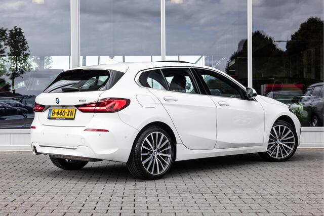 BMW 1-SERIE 118i High Executive Edition | Pano | Camera