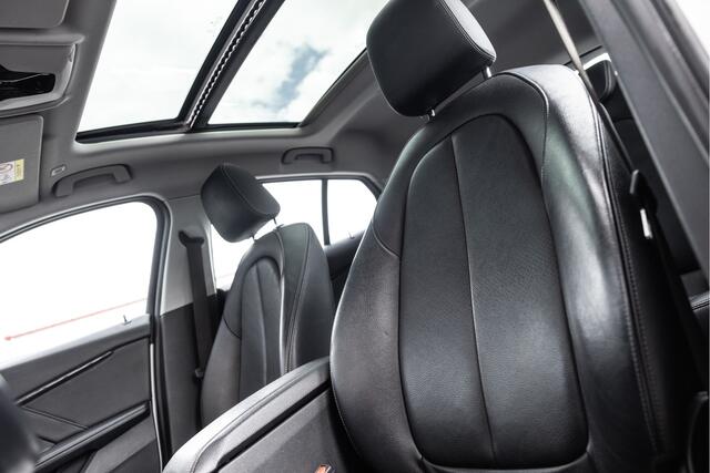 BMW 1-SERIE 118i High Executive Edition | Pano | Camera