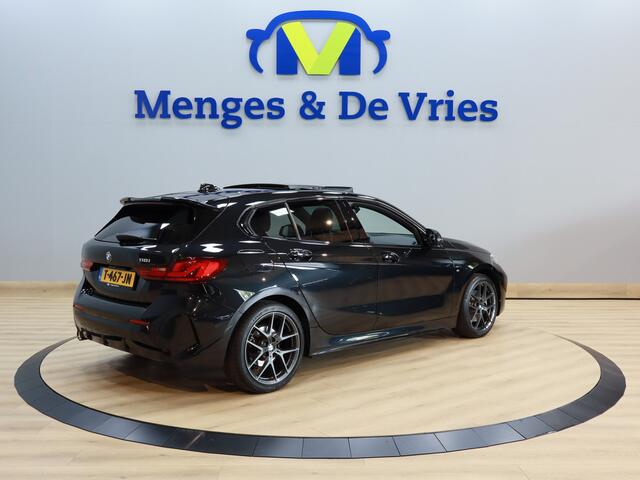 BMW 1-SERIE 118i Introduction Edition M Sport Airco ECC | Panorama | Harman Kardon | Virtual | Sfeer | Apple Carplay | Isofix | NAP