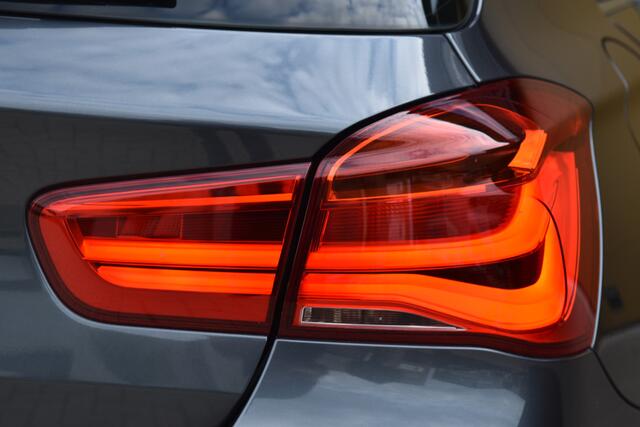 BMW 1-SERIE 118i Corporate Lease Executive * Afneembare Trekhaak * Sportstoelen * Leder * LED *