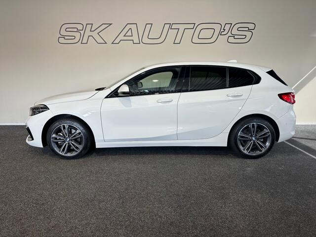 BMW 1-SERIE 118I HIGH EXEC l 1STE EIG l STOELVERW l CAMERA l NAVI l SFEERVERL l