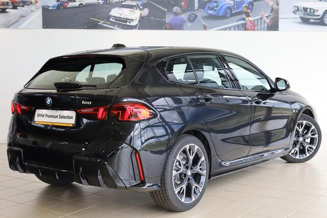 BMW 1-SERIE 120 M Sportpakket | Driving Assitant | Achteruitrijcamera | Stoelverwarming