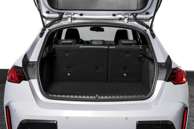 BMW 1-SERIE 120 M Sport - Automaat | Dig. Cockpit | Adapt. Cruise | Stoelverw. | PDC | Camera | NAV + App. Connect | ECC | DAB | LM 18" | 3654