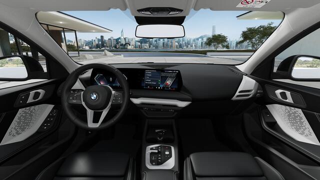 BMW 1-SERIE 120 Automaat / Sportstoelen / Achteruitrijcamera / Parking Assistant / Stoelverwarming