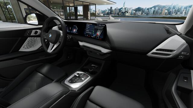 BMW 1-SERIE 120 Automaat / Sportstoelen / Achteruitrijcamera / Parking Assistant / Stoelverwarming