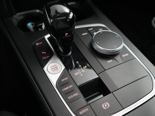 BMW 1-SERIE 118i Corporate High Executive | M sport | 18inch | Pano | Black |