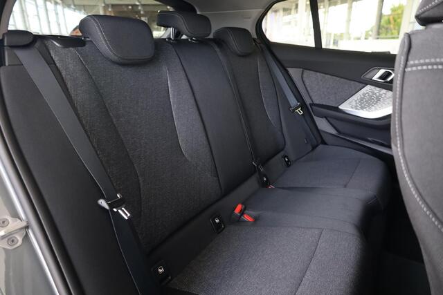 BMW 1-SERIE 120 M Sport Design Edition | Premium Pack | Stoelverwarming