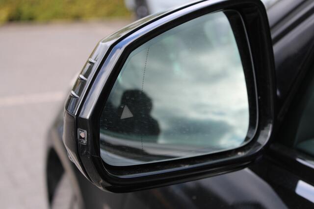 BMW 1-SERIE 120 M Sport Automaat / Sportstoelen / M Adaptief onderstel / Comfort Access / Head-Up / Harman-Kardon